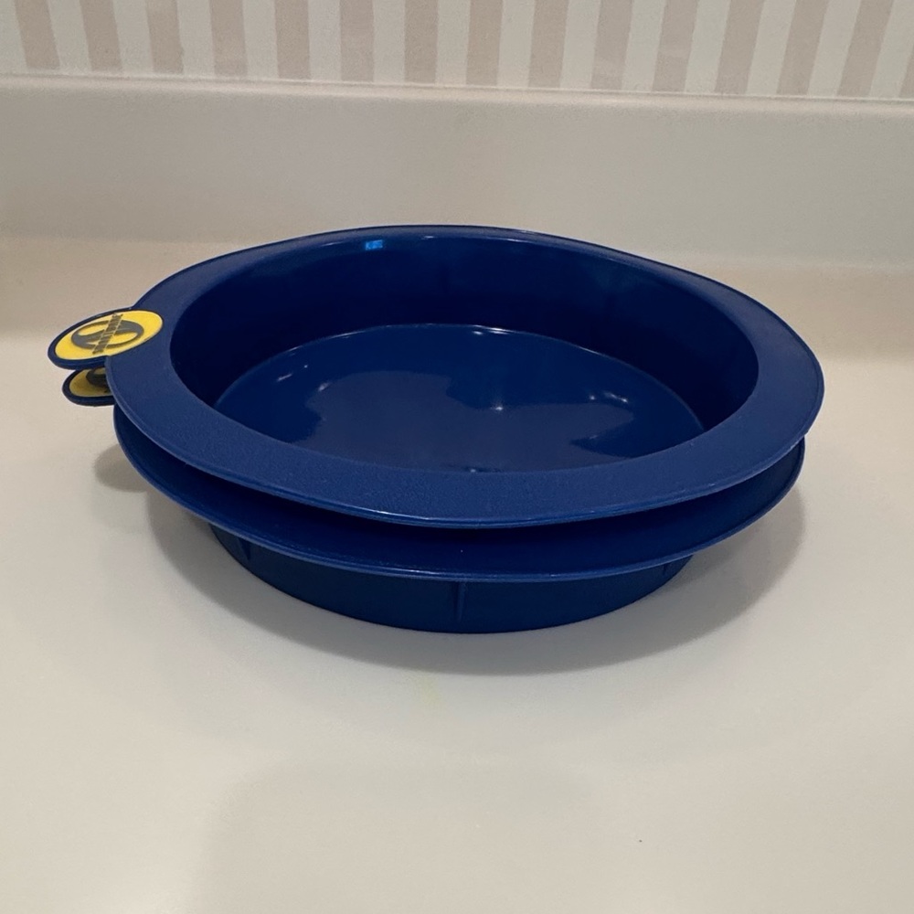 Smartware Silicone Set Of Two Round Blue Cake Pan - Picture 5 of 9